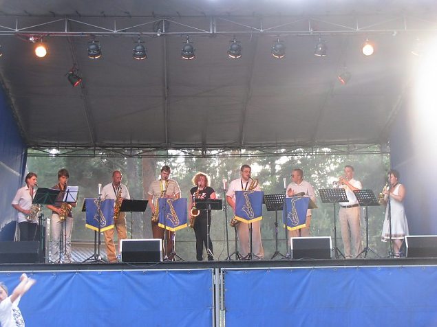 Vsu Viis '10 Festivali saksikoor koos Berdiga trompetil ja Salvador Sax Kvartetiga Tartust 